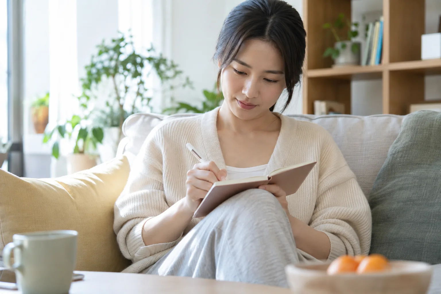 증상 변화를 메모하는 모습